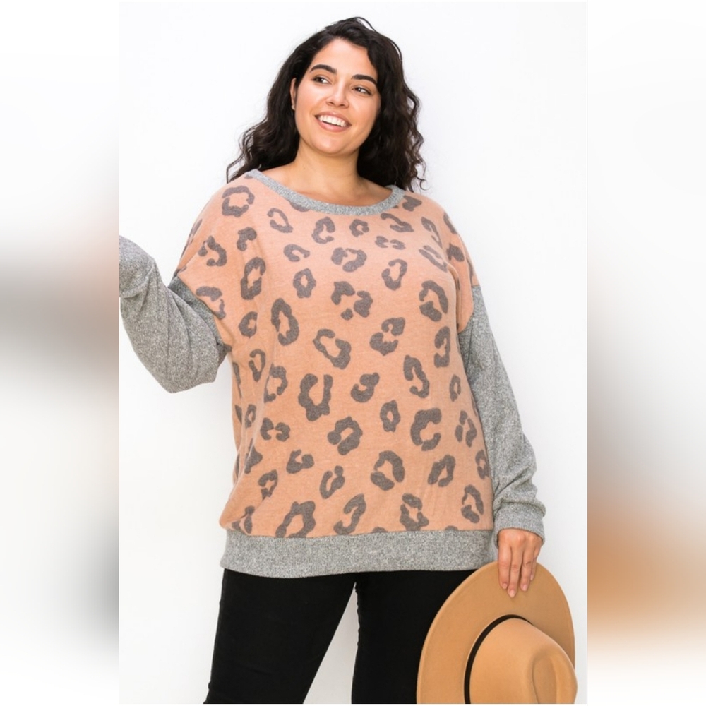 Chic Leopard Print Sweater with Gray Sleeves